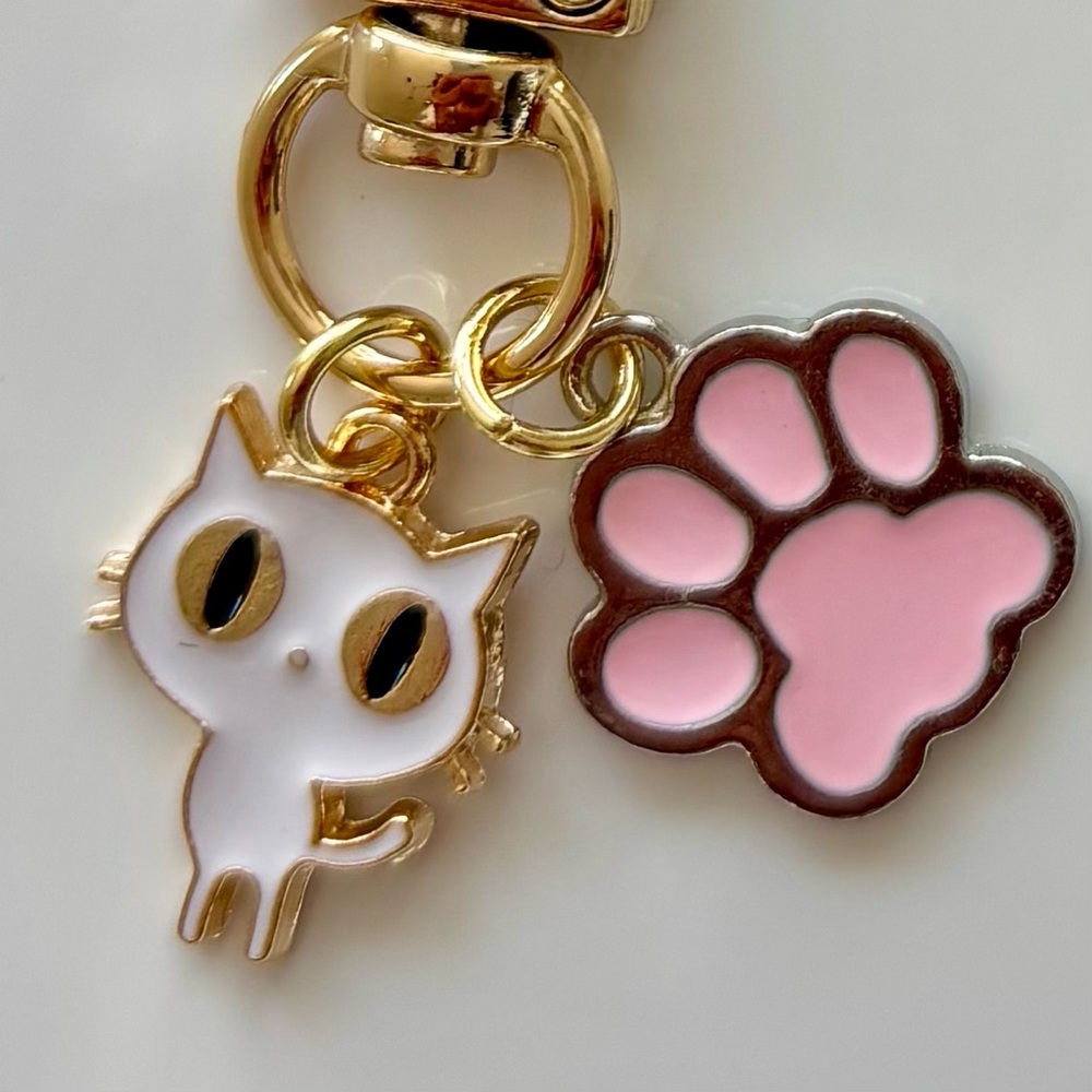 Cat and Paw Bag Charm Keychain - Picture 2 of 9